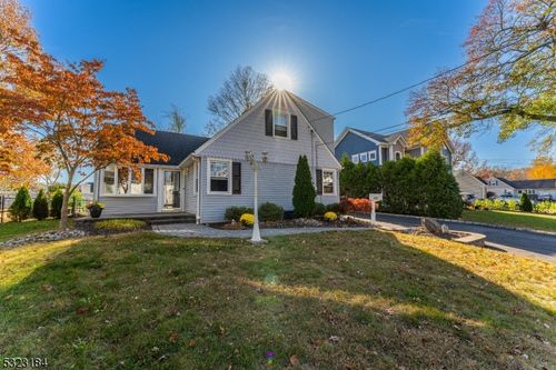 321 West Ln, Clark, NJ, 07066-1637 | Card Image