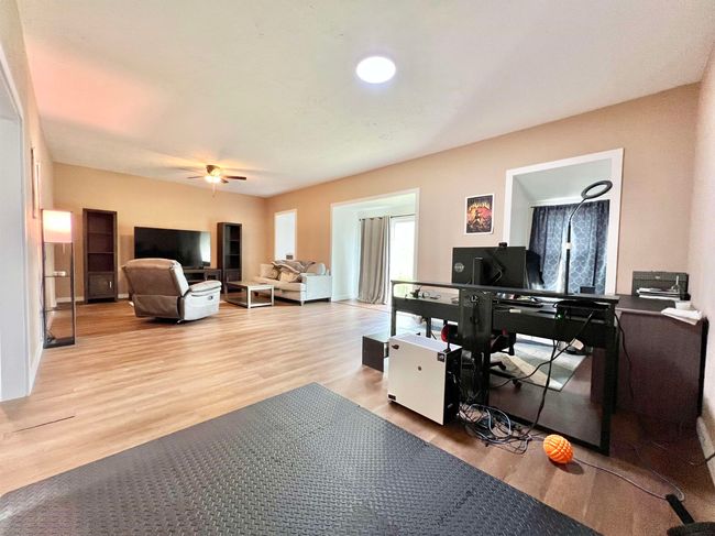 6511 E Grigsby Rd, Condo with 1 bedrooms, 1 bathrooms and null parking in Vidor TX | Image 5