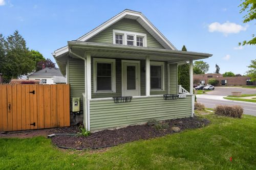 2533 S Washington Ave, Lansing, MI, 48910-2881 | Card Image