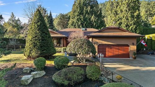 8586 Kingcome Cres, North Saanich, BC, V8L5C4 | Card Image