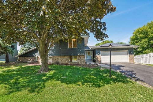 425 Crestview Dr S, Maplewood, MN, 55119-6775 | Card Image