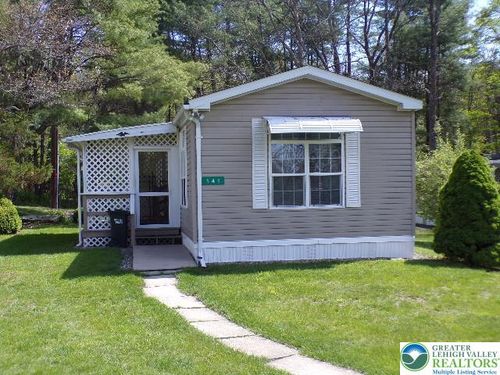 141 Gold Ln, Stroudsburg, PA, 18360-7855 | Card Image