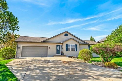 806 Longwood Dr, Oregon, WI, 53575-3803 | Card Image