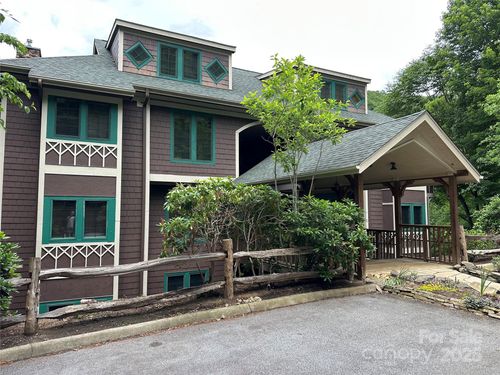 222 Creekside Way, Burnsville, NC, 28714-1998 | Card Image
