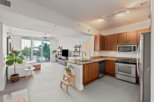 810-350 N Federal Hwy, Boynton Beach, FL, 33435-4171 | Card Image