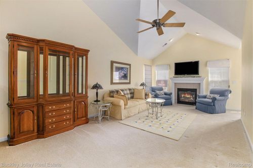 642 Olde English Cir, Howell, MI, 48855-7735 | Card Image