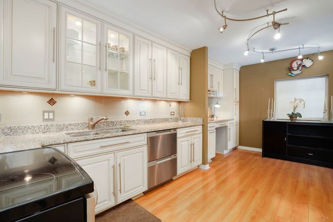 APT-17N - 1110 N Lake Shore Dr, Condo with 3 bedrooms, 3 bathrooms and 1 parking in CHICAGO IL | Image 16