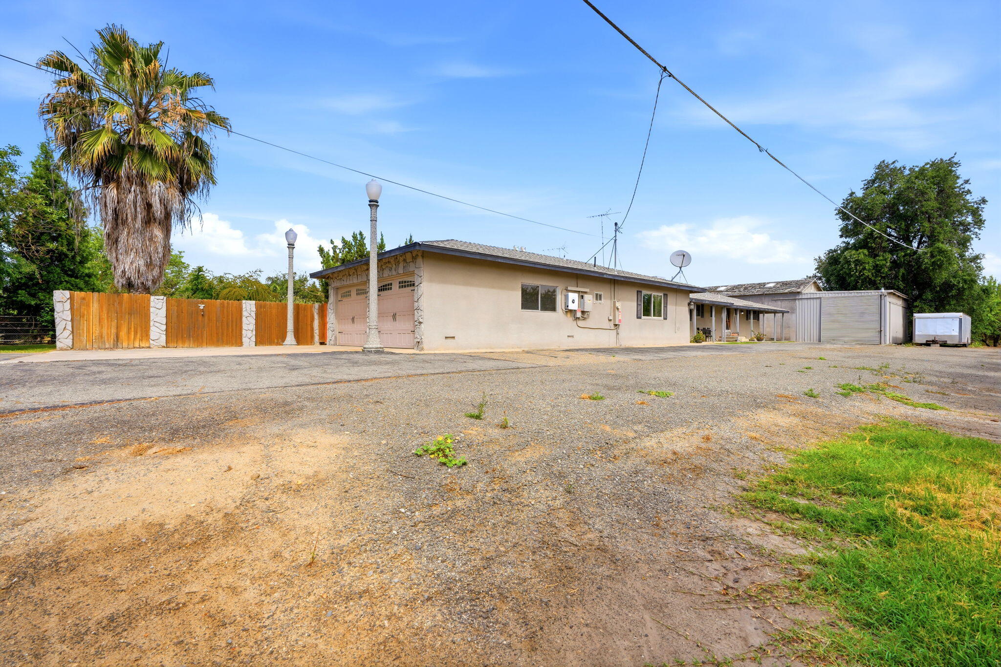 Residential in Laton 5