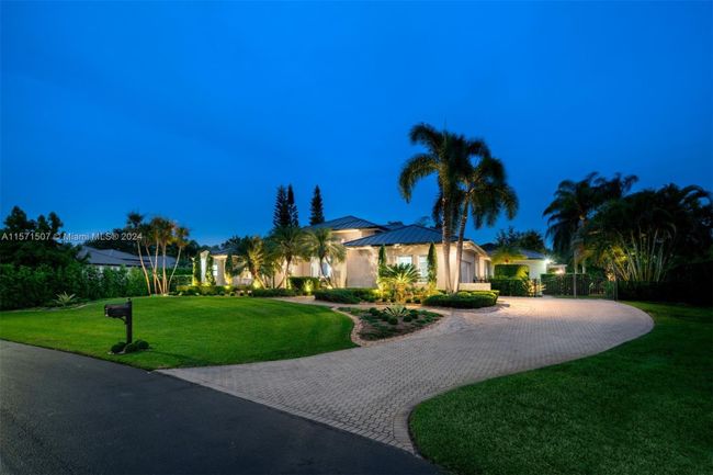 8530 Sw 166th St, House other with 6 bedrooms, 4 bathrooms and null parking in Palmetto Bay FL | Image 31