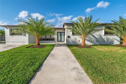 8421 Sw 27th Ter, Miami, FL, 33155-2307 | Card Image