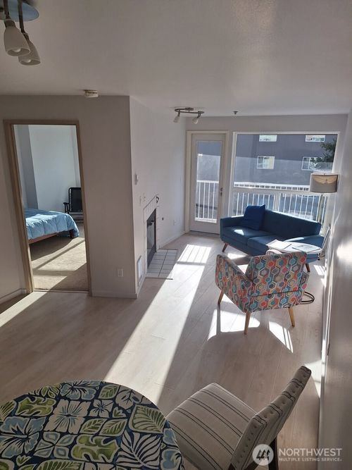 apt-705-530 Melrose Ave E, Seattle, WA, 98102-4756 | Card Image