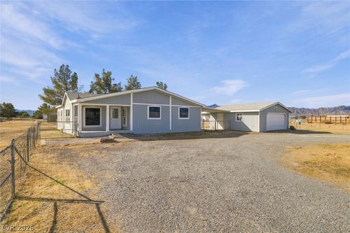 3661 E Navajo Blvd, Pahrump, NV, 89061-8565 | Card Image