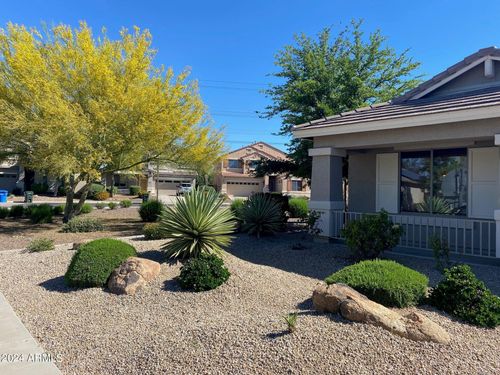 2812 E Questa Dr, Phoenix, AZ, 85024-5294 | Card Image