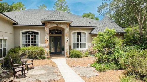 700 Valley Stream Dr, Geneva, FL, 32732-9231 | Card Image