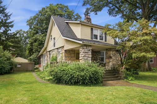 1753 W First Avenue, Grandview, OH, 43212 | Card Image
