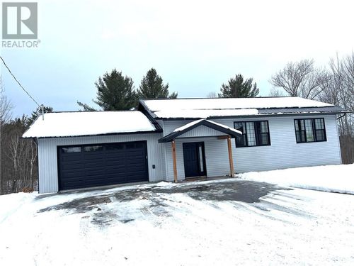 11 Chevrefils Lane, Saint Charles, ON, P0M2W0 | Card Image