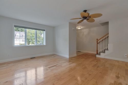 9 Wingate Ln, Dover, NH, 03820-4496 | Card Image