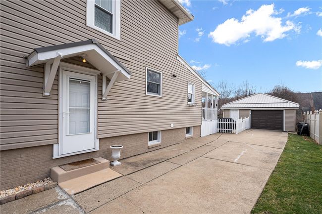 1411 2 Nd St, House other with 3 bedrooms, 3 bathrooms and 1 parking in Beaver PA | Image 32