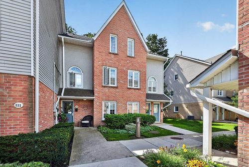 112-2110 Cleaver Ave, Burlington, ON, L7M3Z3 | Card Image