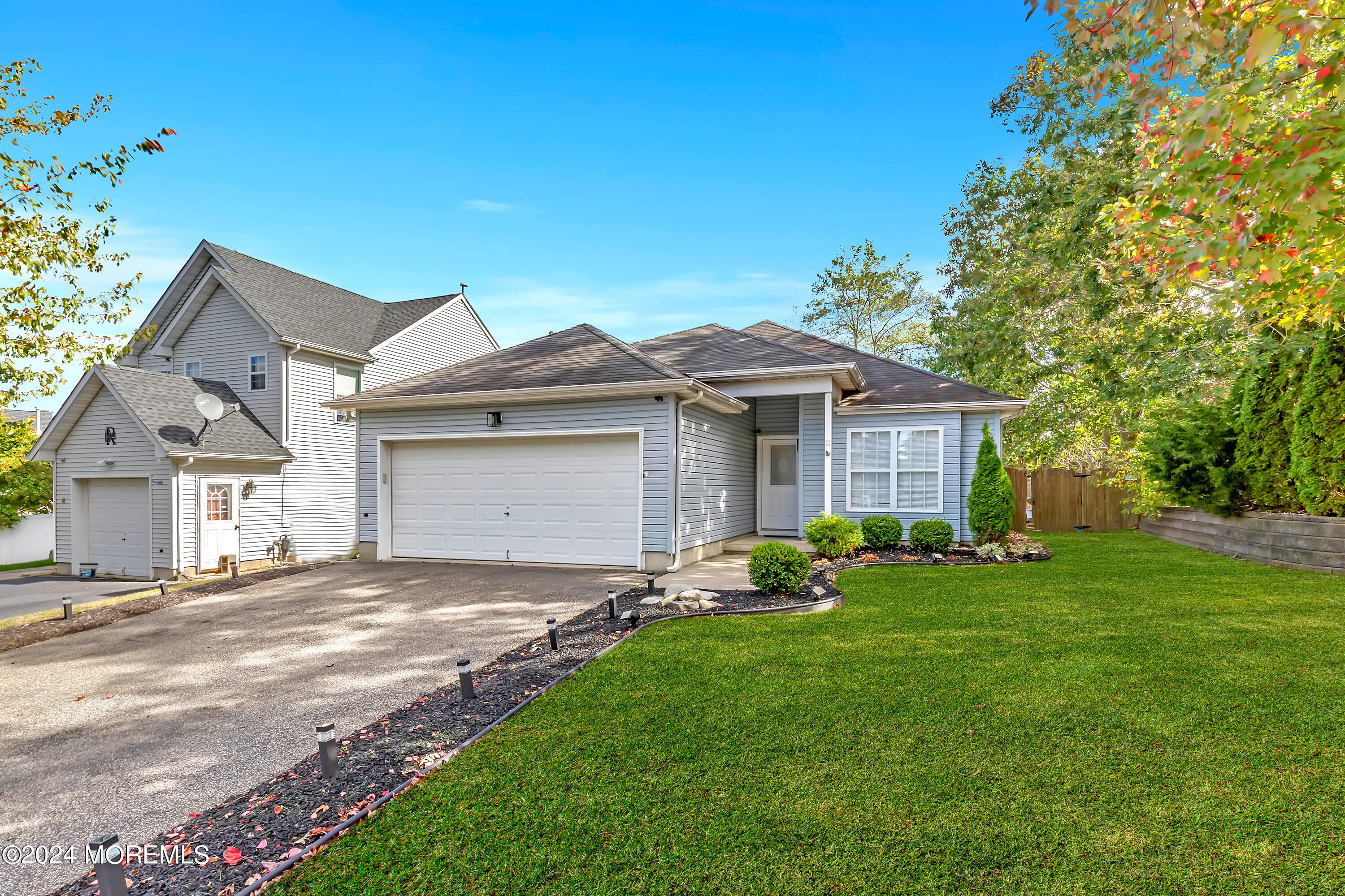 Lena Ln, Bayville, NJ 08721