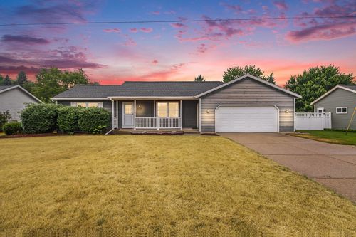 8728 Cottonwood Dr, Jenison, MI, 49428-9424 | Card Image