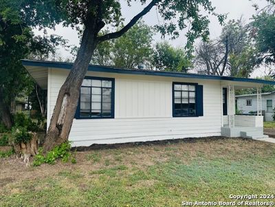 330 Hub, House other with 2 bedrooms, 1 bathrooms and null parking in San Antonio TX | Image 2