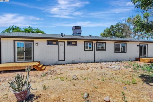 29950 E Highway 26, Linden, CA, 95236-9462 | Card Image