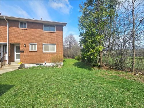 6-161 Berkindale Dr, Hamilton, ON, L8E1M6 | Card Image