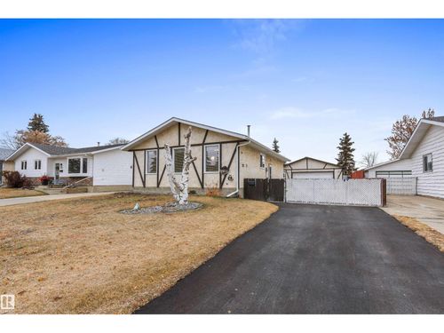 {{alt}} | Card Image