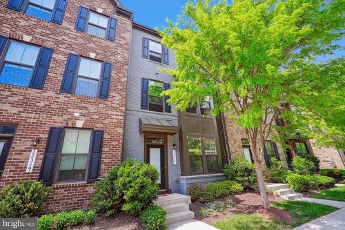 22317 Seabring Ter, ASHBURN, VA, 20148-7593 | Card Image