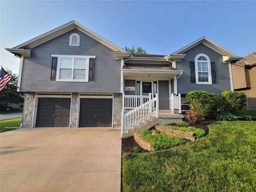 421 Granite Dr, Raymore, MO, 64083-8568 | Card Image