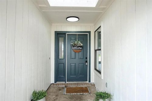 4002 Blueridge Ct, Arlington, TX, 76016-3725 | Card Image