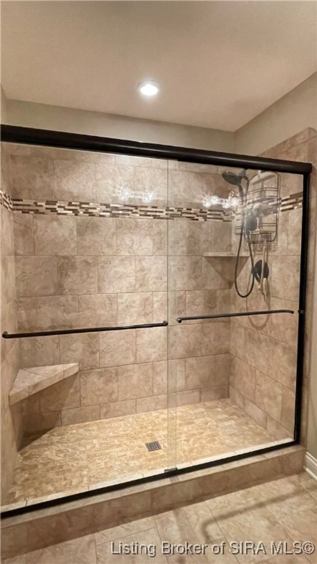 Owners Suite Tiled Shower | Image 21