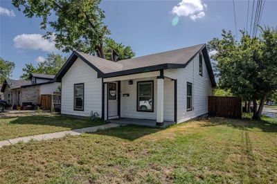 1717 Gibbons Street, House other with 3 bedrooms, 2 bathrooms and null parking in Greenville TX | Image 2