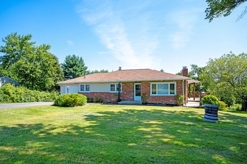 28 Barnes Rd, Watertown, CT, 06795-3006 | Card Image