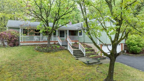 17 Highridge Dr, Huntington, NY, 11743-3666 | Card Image