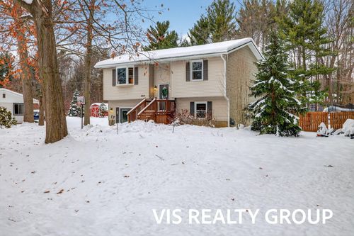 19210 Glendale Cir, Spring Lake, MI, 49456-2303 | Card Image