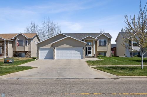 1623 10th St W, West Fargo, ND, 58078-3243 | Card Image