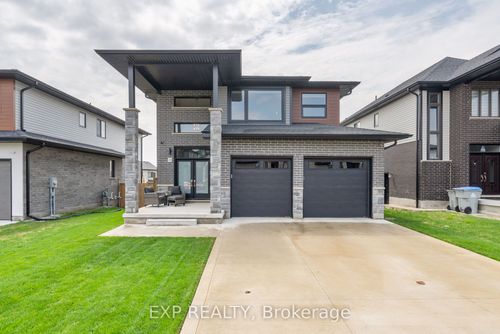 {{alt}} | Card Image