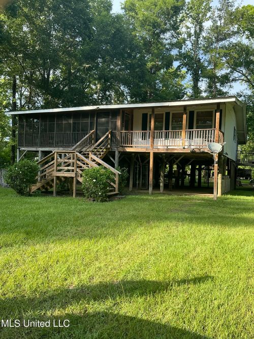 120 Hickory Ln, Lucedale, MS, 39452-2895 | Card Image