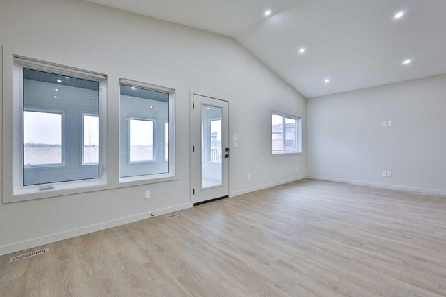 58 E 300 S, House other with 2 bedrooms, 2 bathrooms and 4 parking in Raymond AB | Image 9