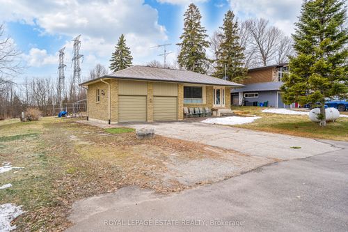 2 Jomar Ave, Pickering, ON, L1X | Card Image