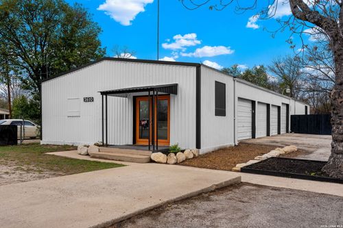 2610 Memorial Blvd, Kerrville, TX, 78028-5621 | Card Image