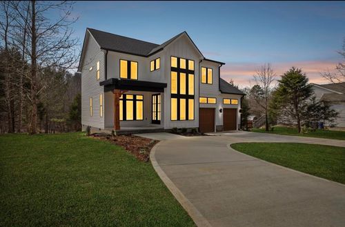 3727 Lee Pike, Soddy Daisy, TN, 37379-8200 | Card Image