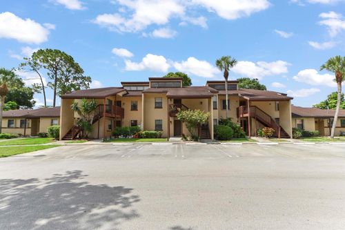 105 Lakeview Drive E, Royal Palm Beach, FL, 33411 | Card Image