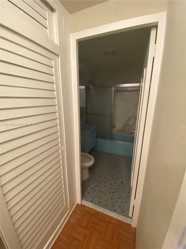 APT-216 - 1408 Brickell Bay Dr, Condo with 0 bedrooms, 1 bathrooms and null parking in Miami FL | Image 17