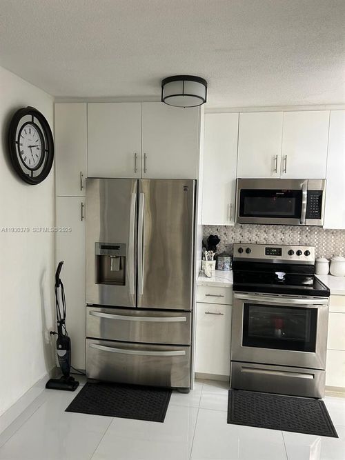 apt-107-1395 Ne 167th St, North Miami Beach, FL, 33162-2703 | Card Image