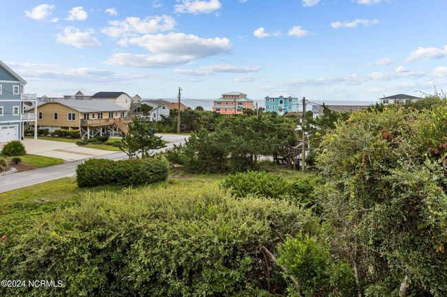 109 Yaupon Dr, Home with 2 bedrooms, 1 bathrooms and null parking in Emerald Isle NC | Image 24