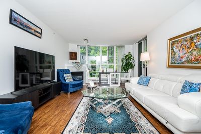 104 - 200 Newport Dr, Condo with 2 bedrooms, 2 bathrooms and 1 parking in Port Moody BC | Image 3