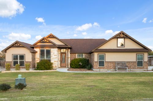 688 Double Gate Rd, Castroville, TX, 78009-5531 | Card Image